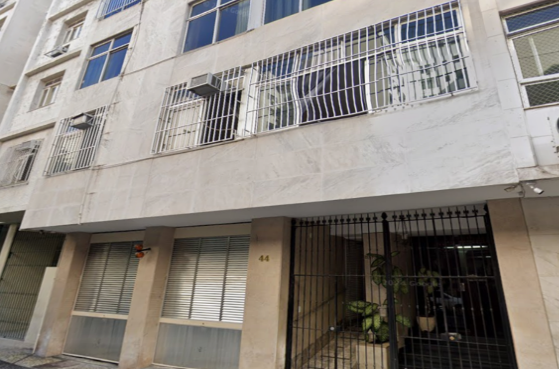 Leilão Judicial de Cobertura em Copacabana — Rua Silva Castro nº 44 — Apto 1001